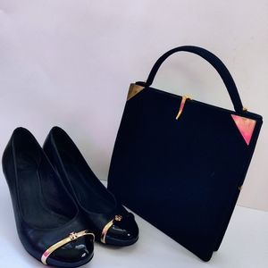 ‼️SOLD‼️TORY BURCH FLATS LEATHER FLATS WITH GOLD TONE TRIM. ‼️‼️SOLD‼️